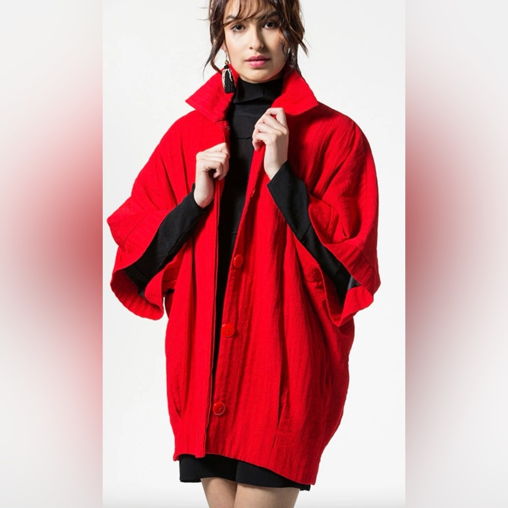 $1,970 KISS OF THE WOLF 100% SILK Batwing Jacket, Size Medium, Red